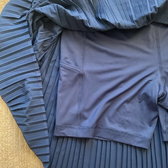 Lululemon Pleated High-Rise Knee-Length Tennis Skirt, L, Club Blue - Picture 7 of 8